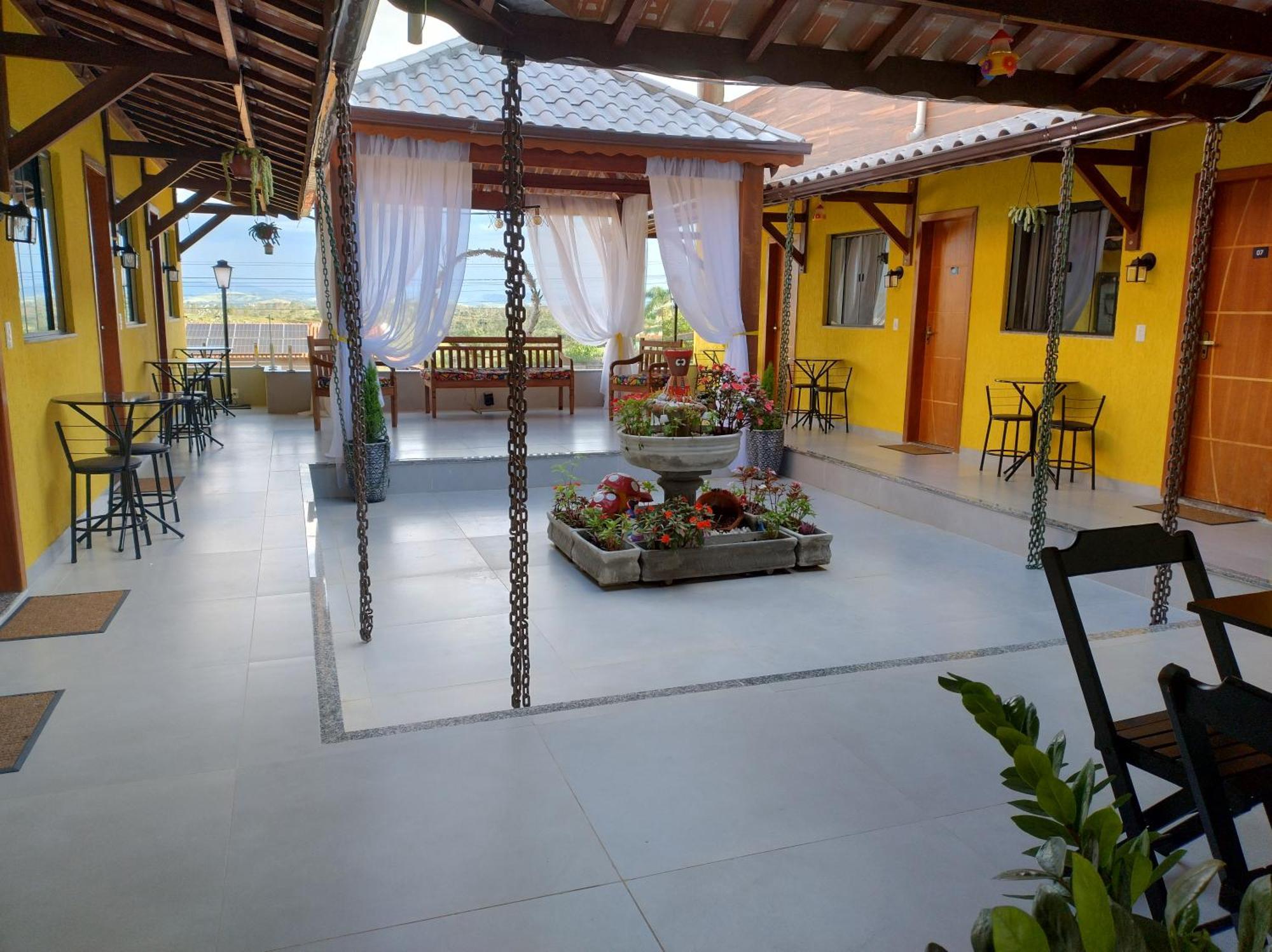Encantos Da Serra Apartahotel